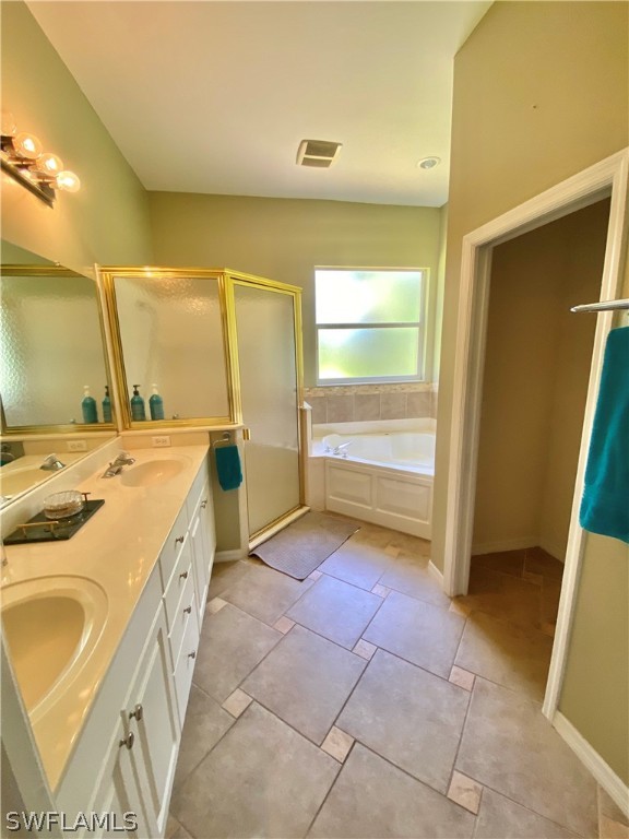 9012 West Ridge Court Fort Myers, FL 33912 - Photo 20 of 23 a view of utility room with washer and dryer