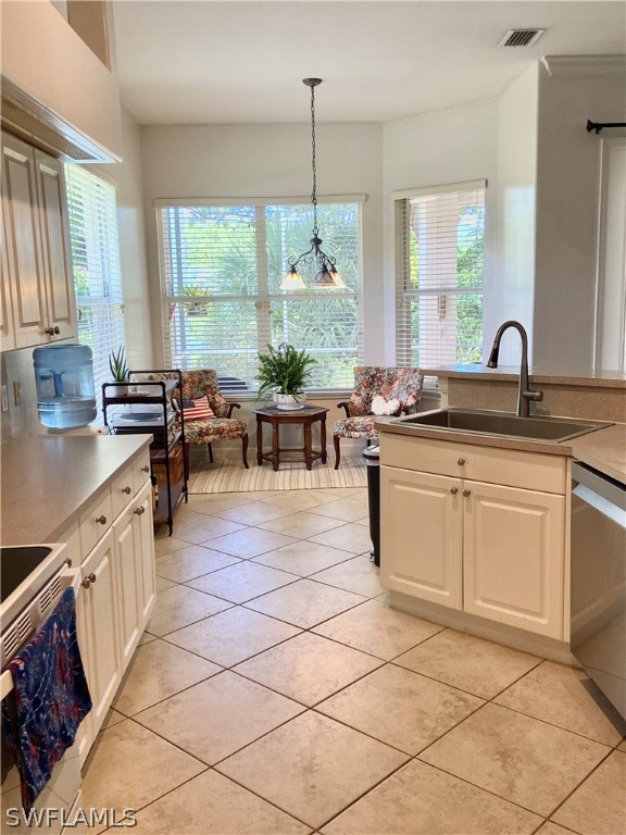 9012 West Ridge Court Fort Myers, FL 33912 - Photo 5 of 23 a kitchen with lots of counter top space