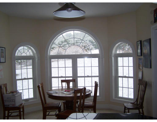 43 Summerfield Road Amherst, MA 01002 - Photo 2 of 11 Gallery Image 2