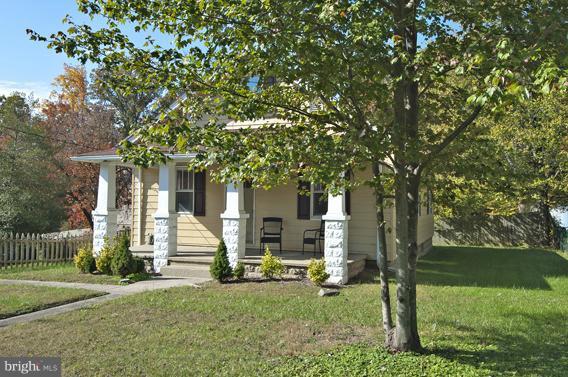 9406 North Laurel Road Laurel, MD 20723 - Photo 2 of 23 Exterior (Front)