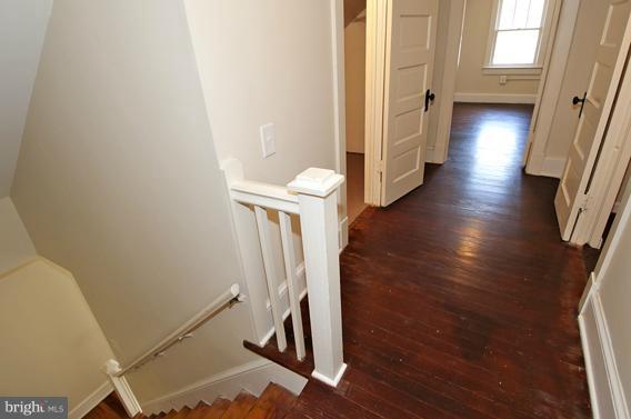 9406 North Laurel Road Laurel, MD 20723 - Photo 18 of 23 Interior (General)