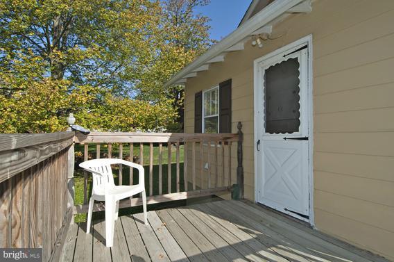 9406 North Laurel Road Laurel, MD 20723 - Photo 22 of 23 Exterior (Rear)