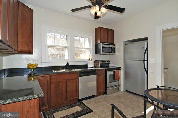 9406 North Laurel Road Laurel, MD 20723 - Photo 9 of 23 Kitchen