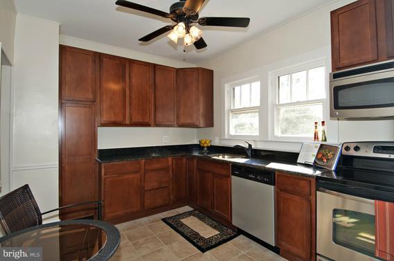 9406 North Laurel Road Laurel, MD 20723 - Photo 10 of 23 Kitchen