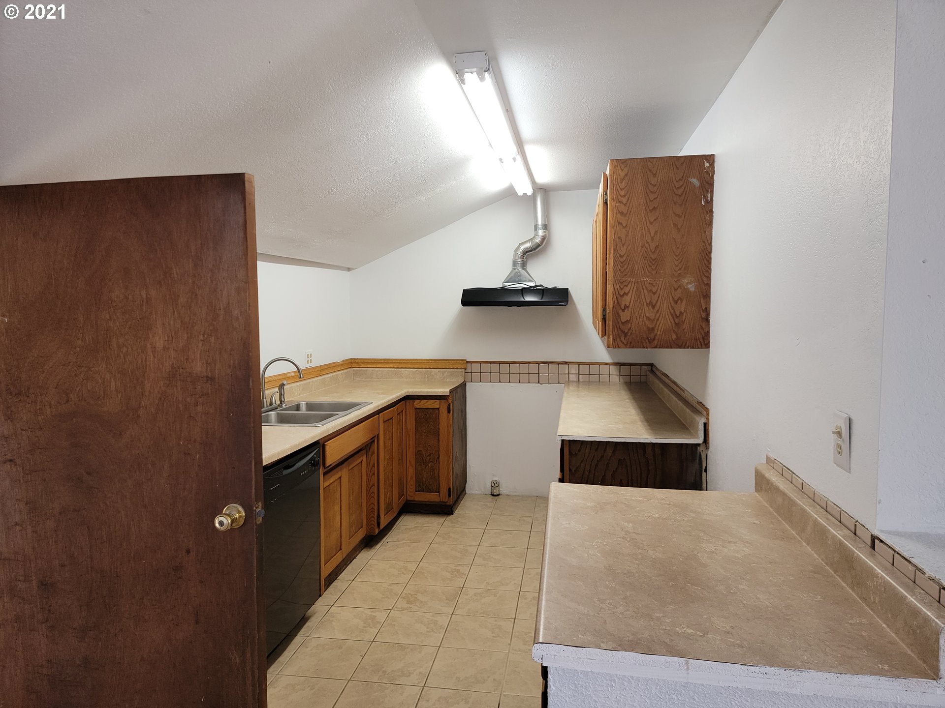 621 C Street Myrtle Point, OR 97458 - Photo 5 of 13 Gallery Image 5