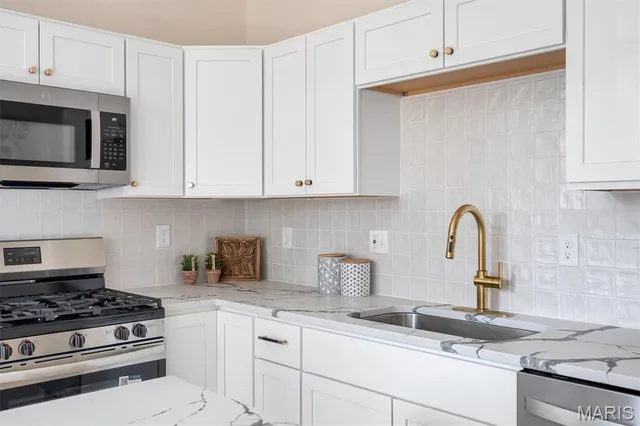 $1,950 | 6752 West Park Avenue, St. Louis, MO 63139