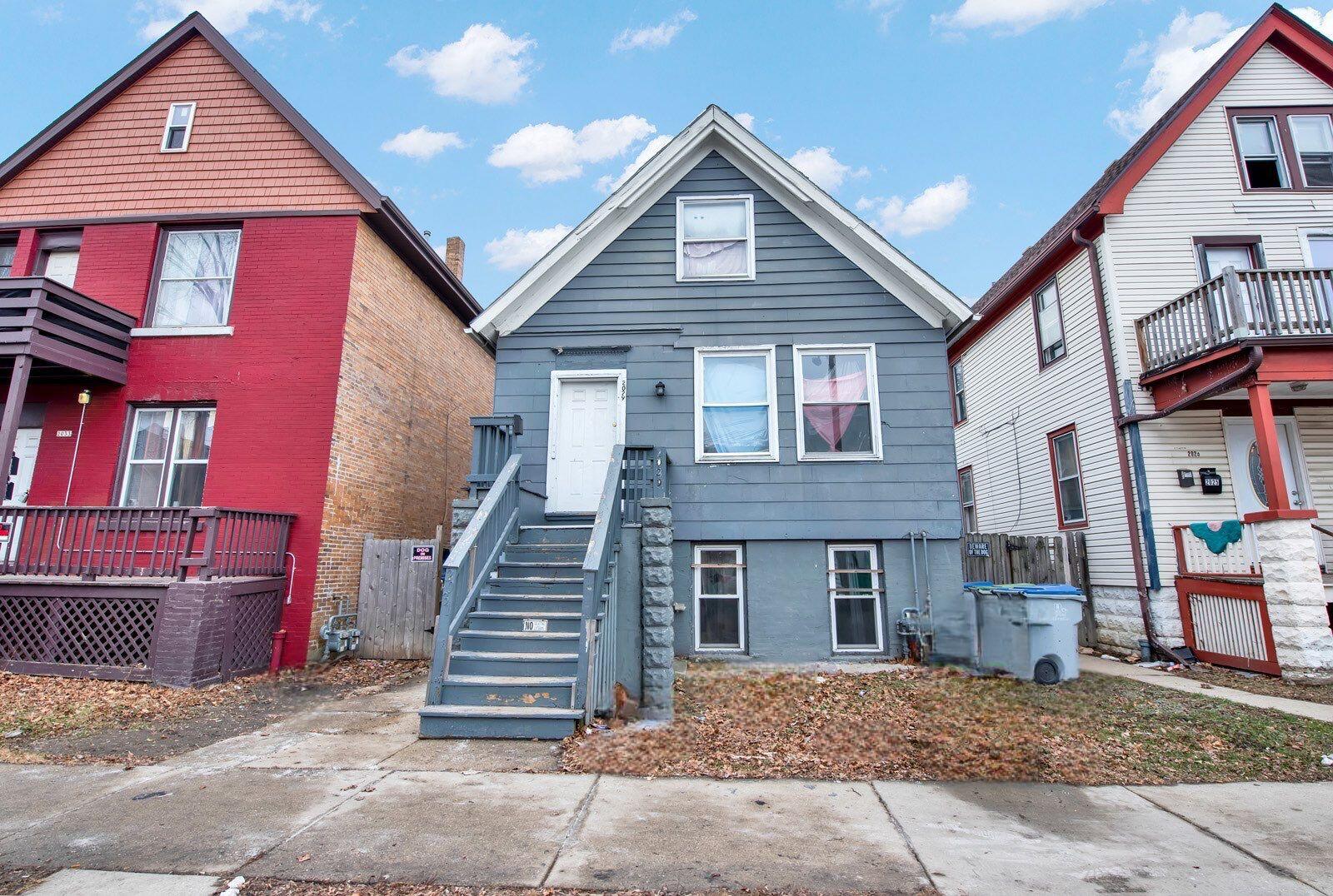 2029 South 16th Street, Unit 2031 Milwaukee, WI 53204 - Photo 1 of 7 2029 Front
