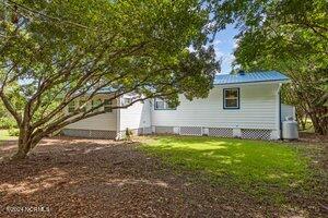122 Riverside Drive Beaufort, NC 28516 - Photo 28 of 37 122backyeard