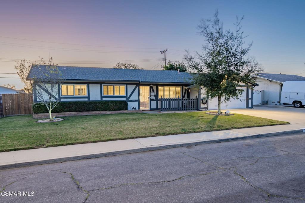 2289 Kelsey Street Simi Valley, CA 93063 - Photo 2 of 53