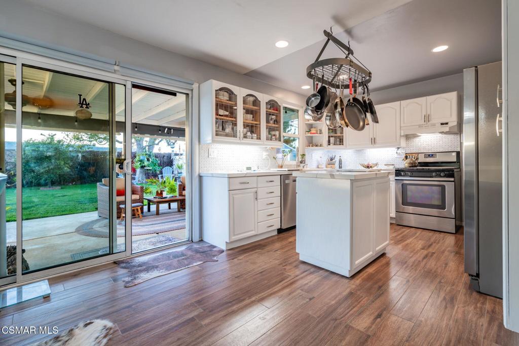 2289 Kelsey Street Simi Valley, CA 93063 - Photo 8 of 53