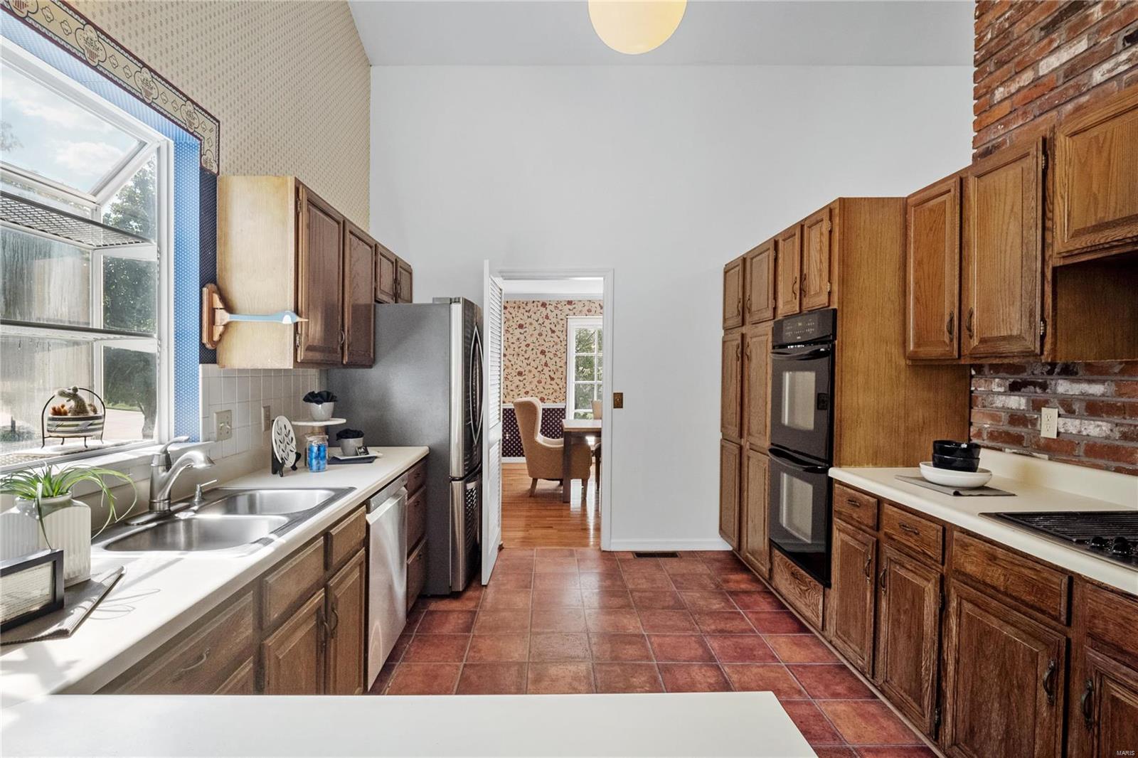 616 Amberwood Lane Ballwin, MO 63021 - Photo 11 of 39