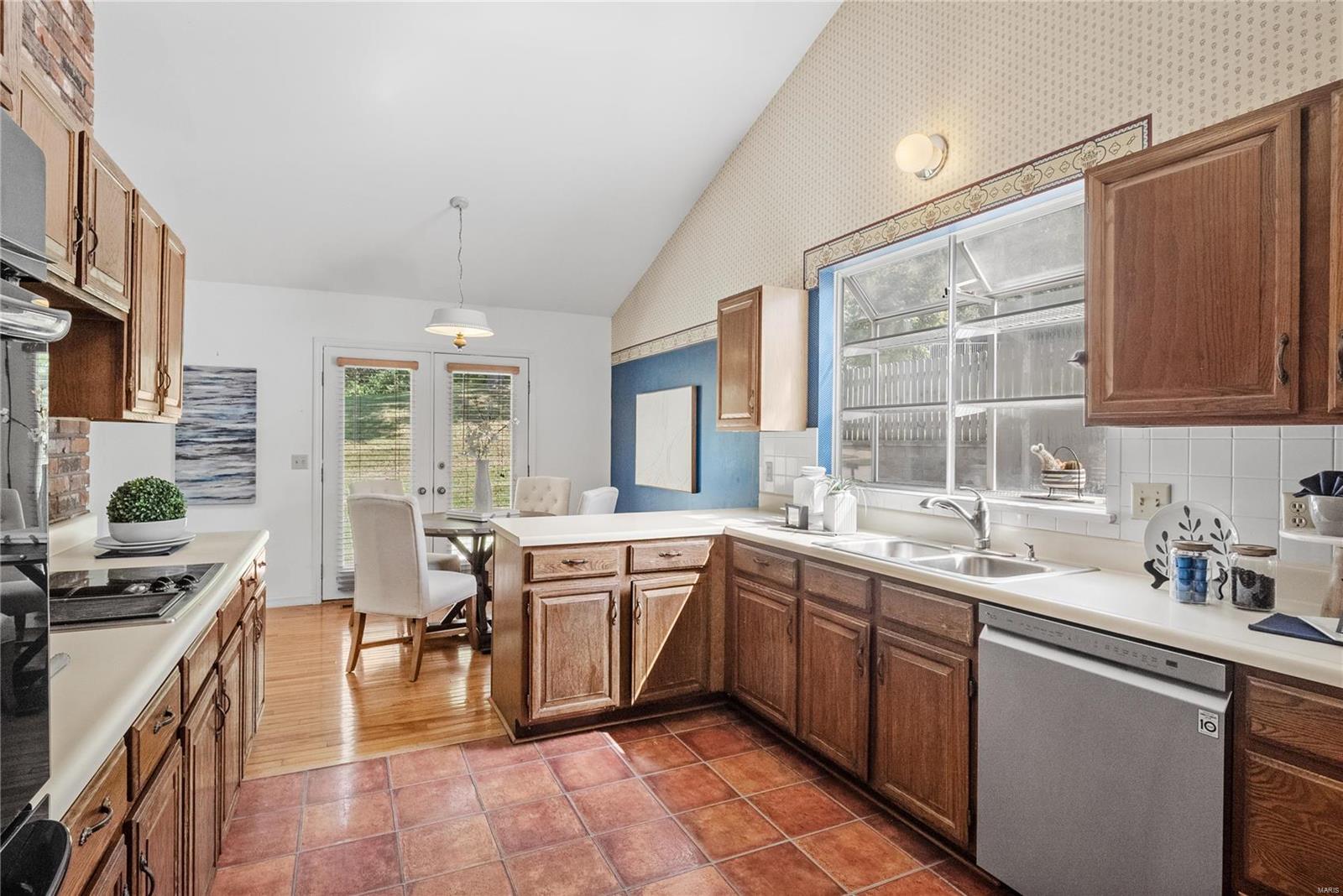 616 Amberwood Lane Ballwin, MO 63021 - Photo 13 of 39