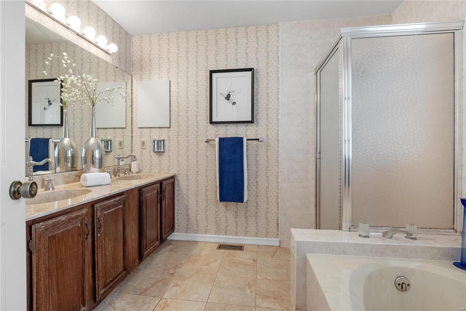 616 Amberwood Lane Ballwin, MO 63021 - Photo 19 of 39