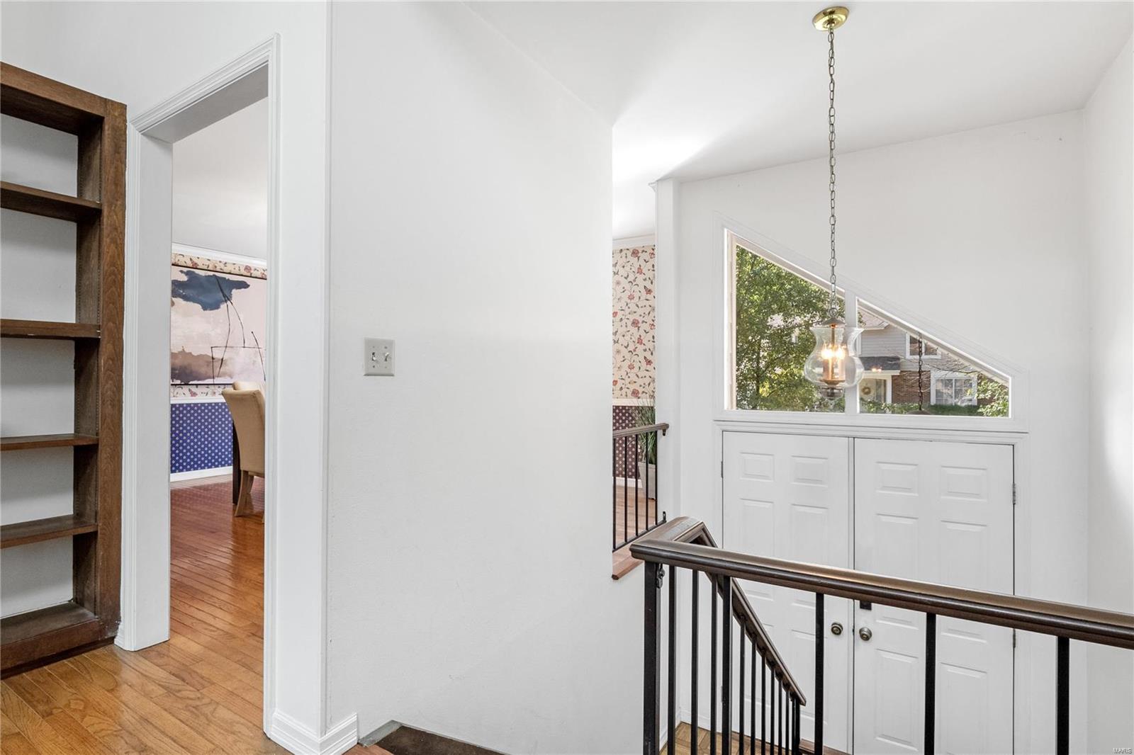 616 Amberwood Lane Ballwin, MO 63021 - Photo 3 of 39