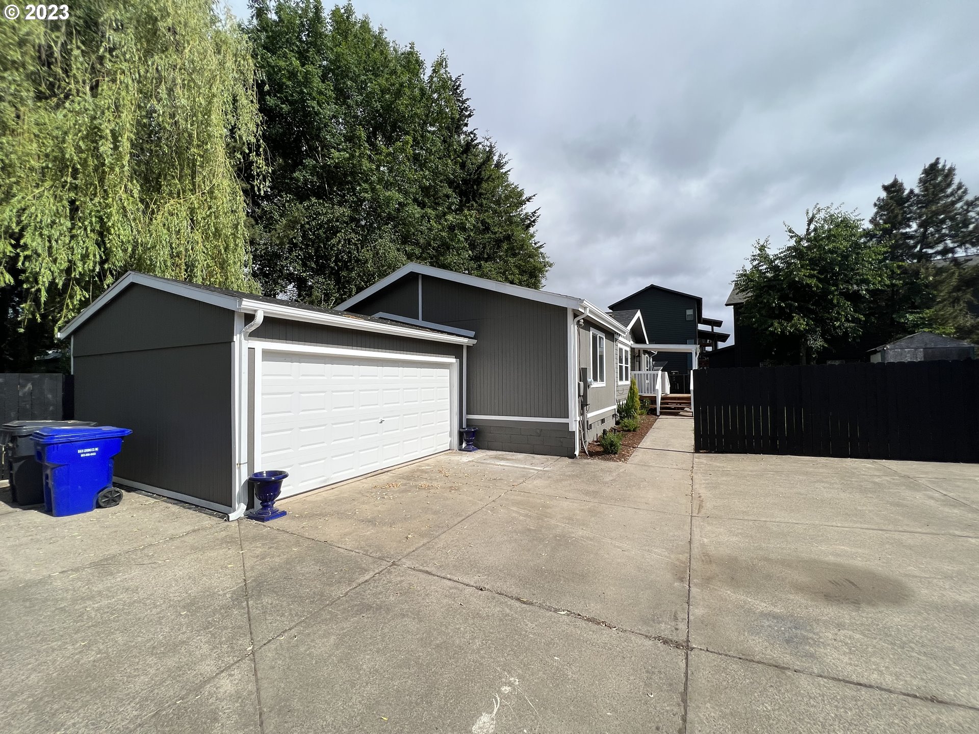 170 Fenton Avenue Molalla, OR 97038 - Photo 3 of 27 a view of outdoor space and yard