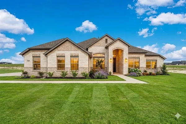 $574,922 | 124 Lila Lake Drive, Waxahachie, TX 75165