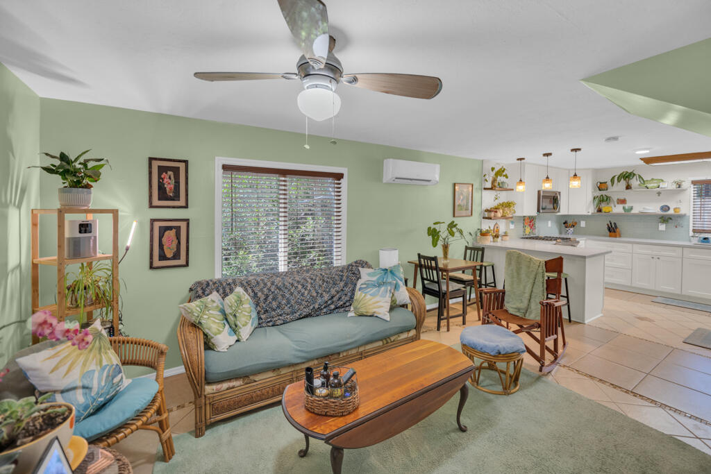 235 Antigua Road Tavernier, FL 33070 - Photo 29 of 48 a living room with furniture and a table