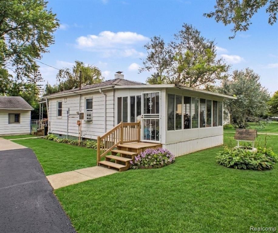 5082 Center Road Flint, MI 48506 - Photo 1 of 11 Gallery Image 1
