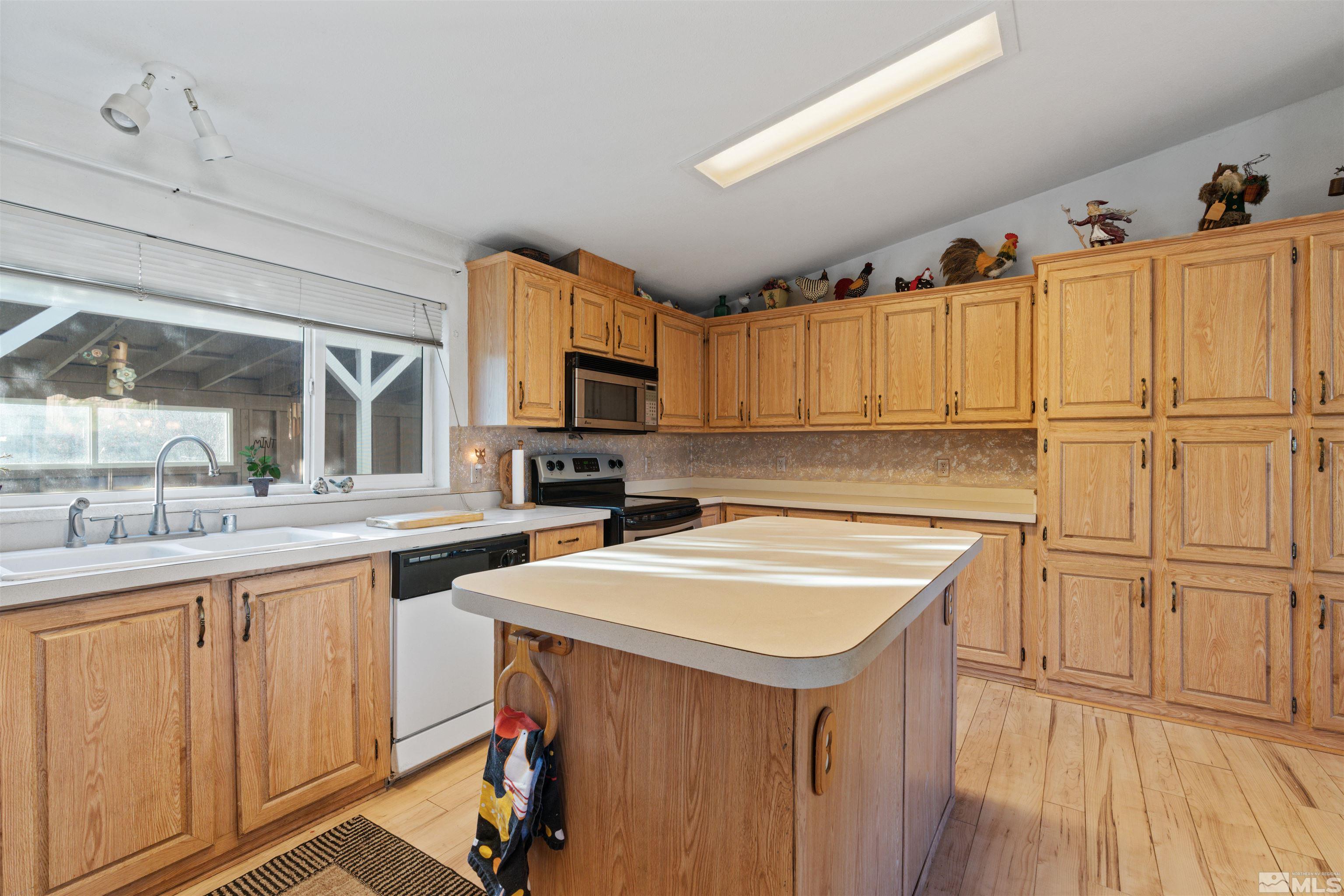 232 Mark Street Gardnerville, NV 89410 - Photo 8 of 31 Photo 8
