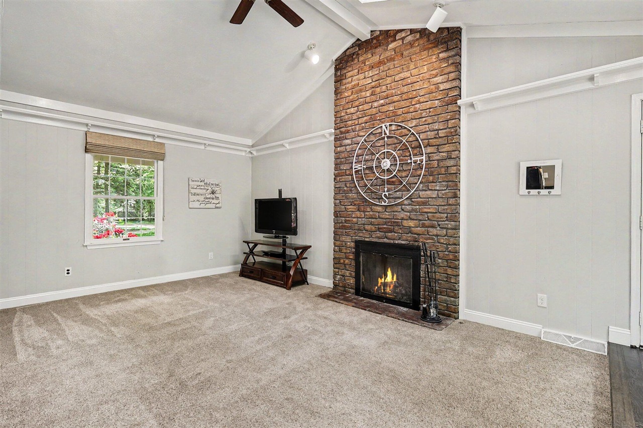 280 Portchester Road Holland, MI 49424 - Photo 7 of 31