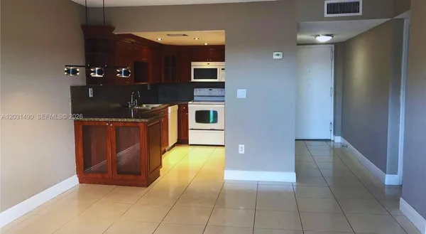 $2,200 | 14250 Southwest 62nd Street, Unit 325, Miami, FL 33183