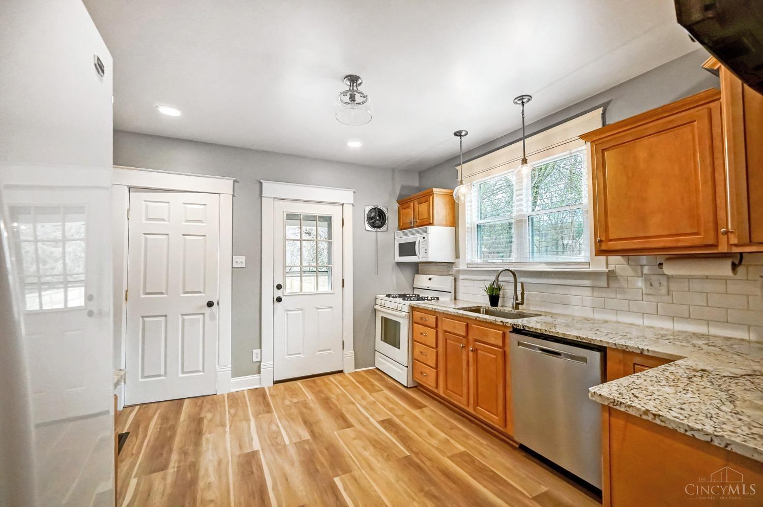 6512 Roe Street Cincinnati, OH 45227 - Photo 12 of 33 Gallery Image 12