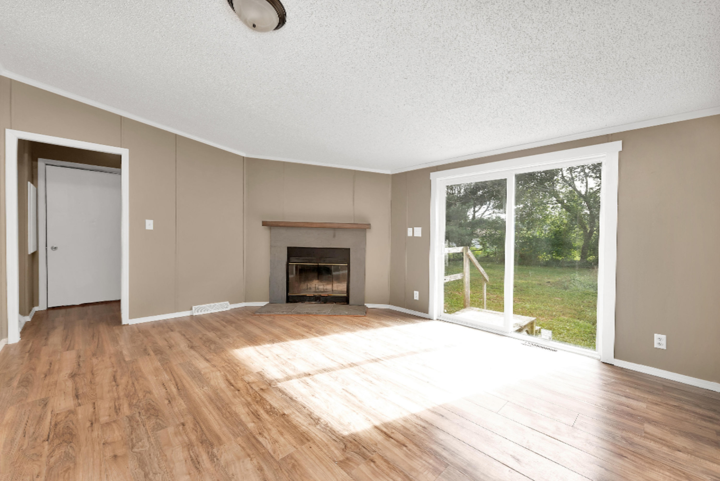 114 Ridgewood Trail Delton, MI 49046 - Photo 6 of 22 RJG_4917