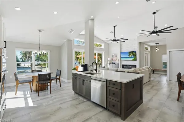 $2,399,000 | 3321 Estero Boulevard, Fort Myers Beach, FL 33931