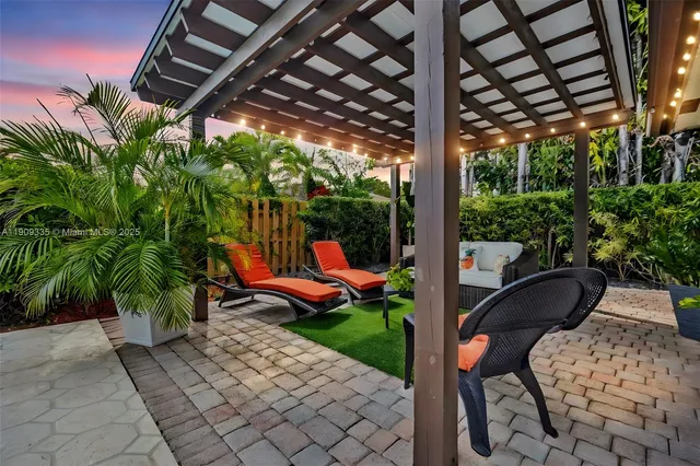 $1,100,000 | 15462 Southwest 115th Street, Miami, FL 33196