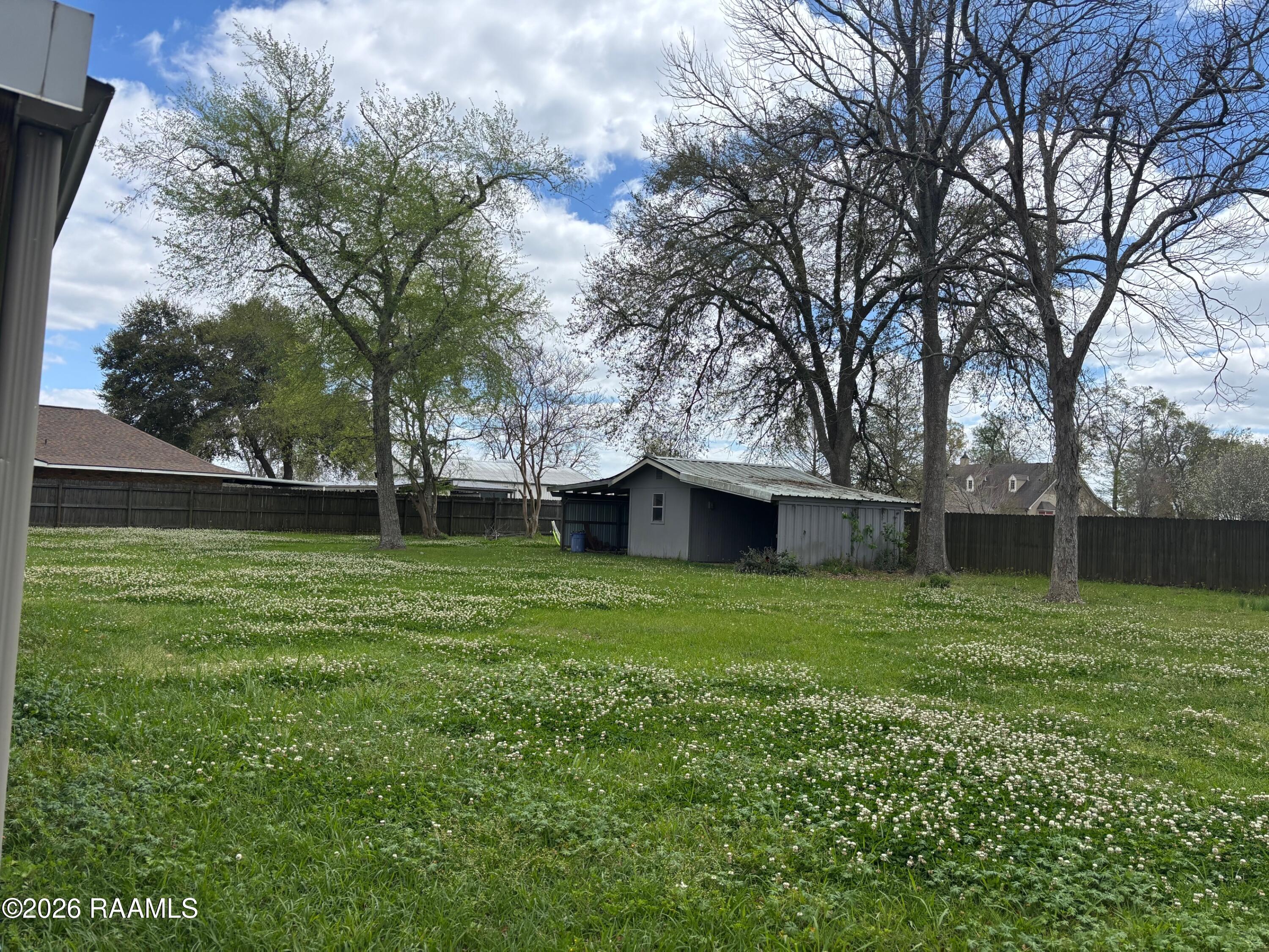 218 Fallis backyard view