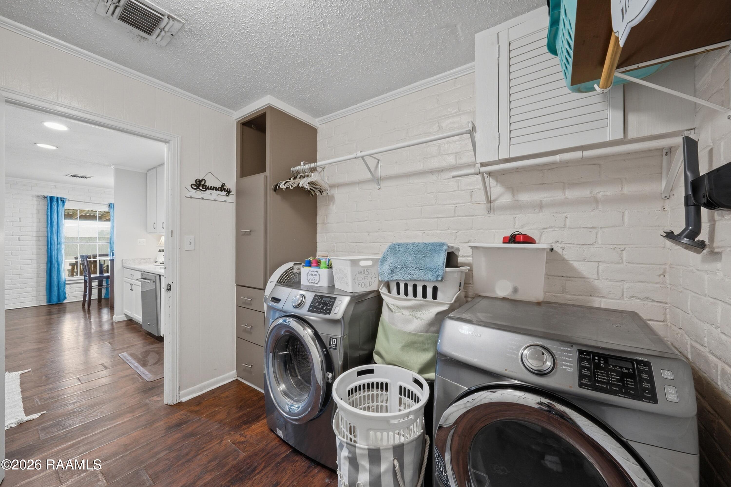 218 Fallis Road Lafayette, LA 70507 - Photo 13 of 23 Fallis laundry room