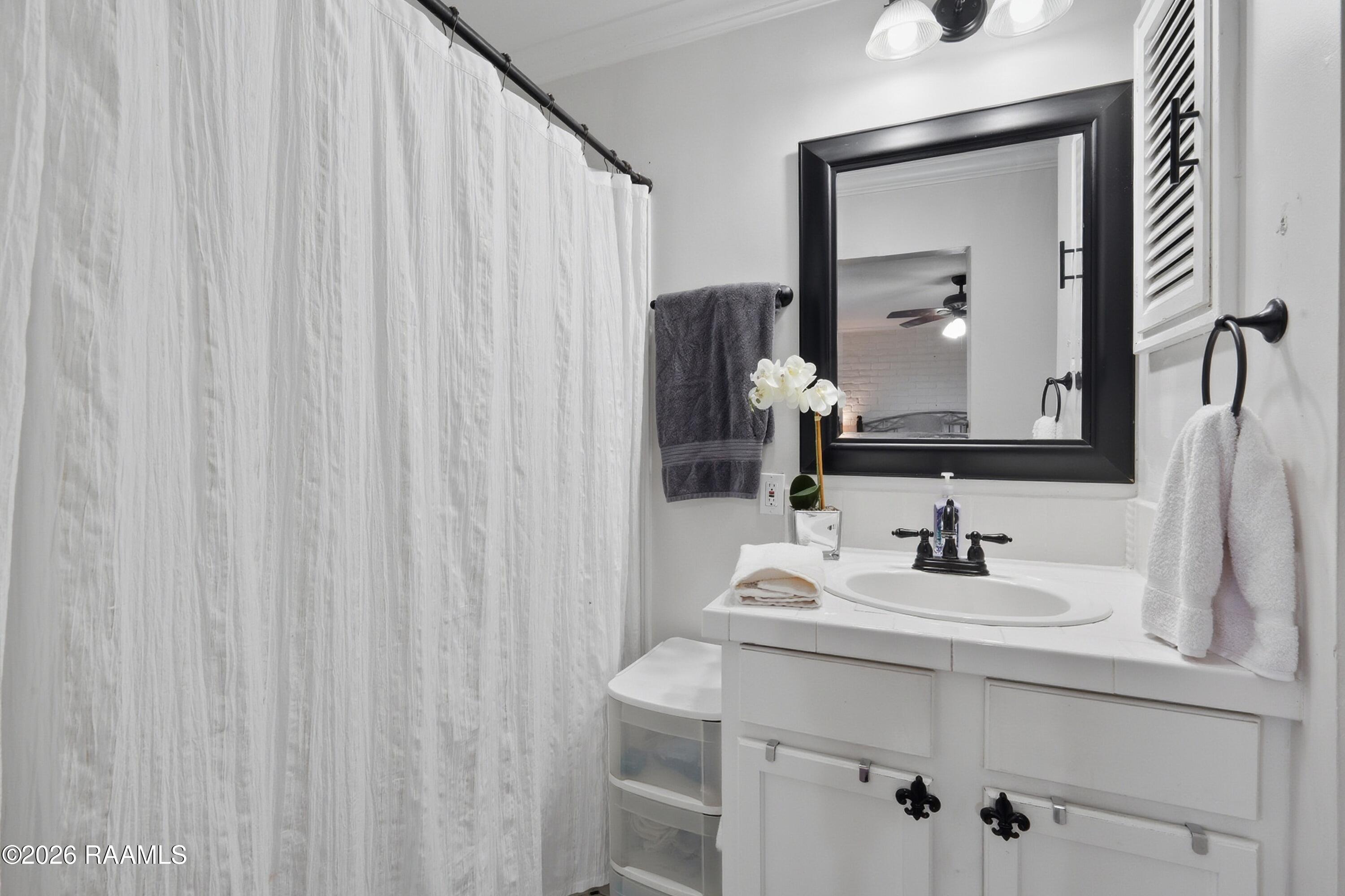 218 Fallis Road Lafayette, LA 70507 - Photo 21 of 23 Fallis main bathroom tub:shower