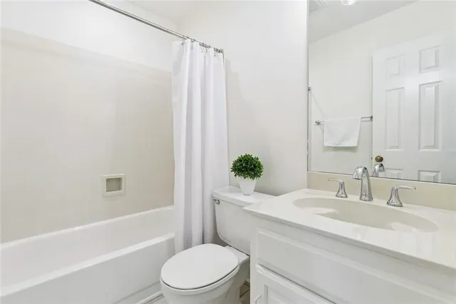 $2,000 | 3523 Audubon Trace, Jefferson, LA 70121