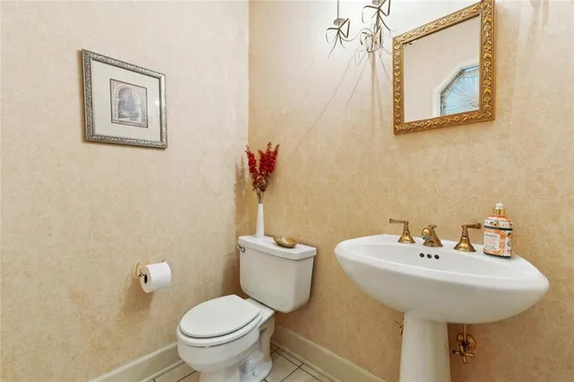 $2,000 | 3523 Audubon Trace, Jefferson, LA 70121