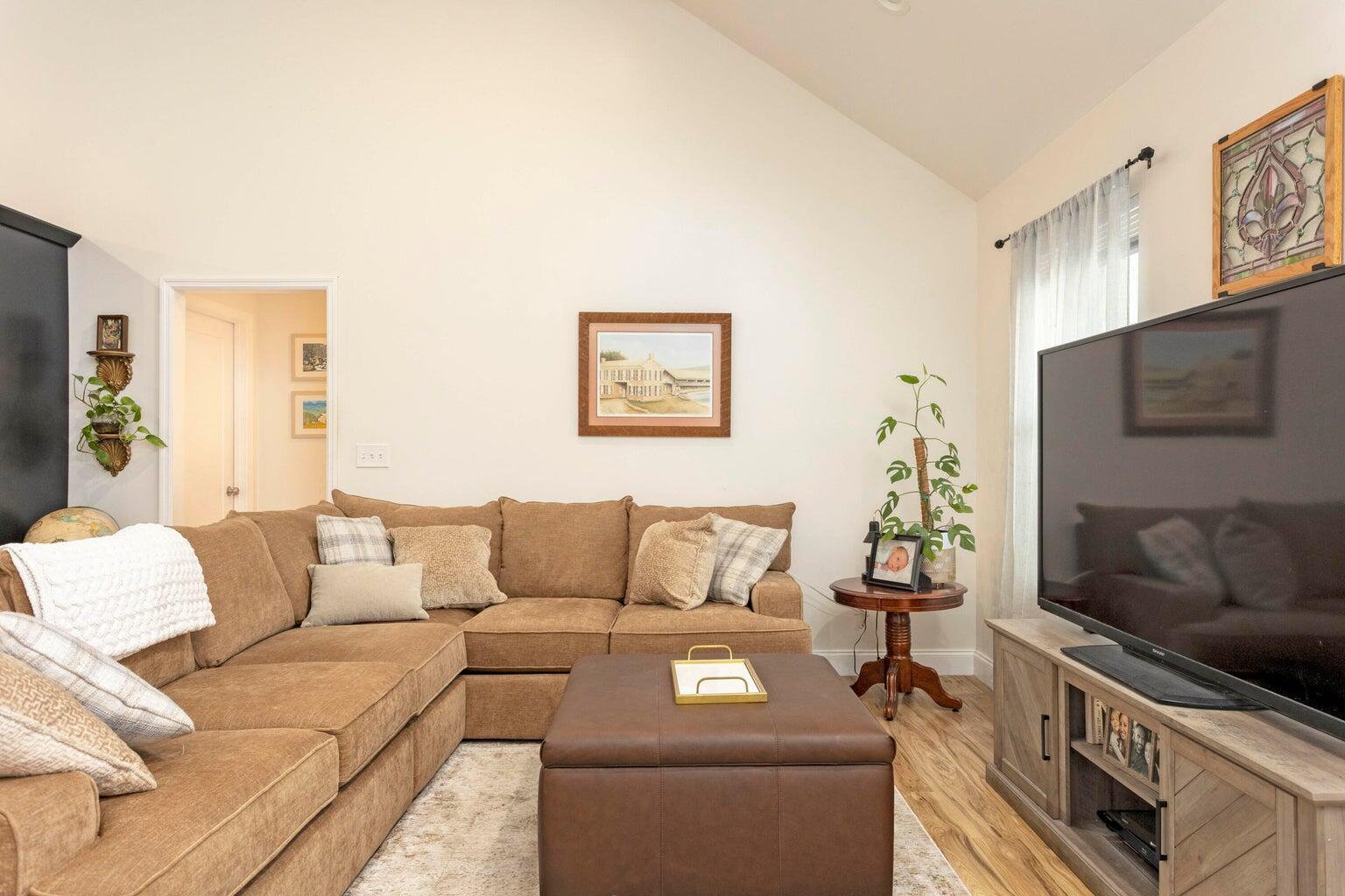 225 Foothills Drive Dayton, TN 37321 - Photo 11 of 34 Living Room