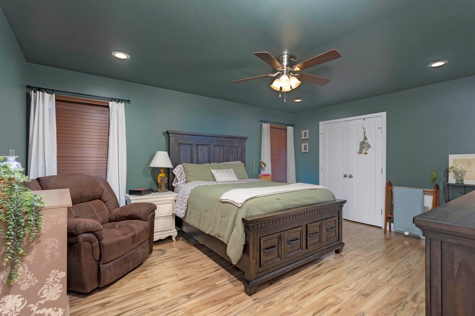 225 Foothills Drive Dayton, TN 37321 - Photo 14 of 34 Primary Bedroom