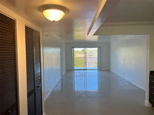 $1,950 | 3120 North Pine Island Road, Unit 301, Sunrise, FL 33351
