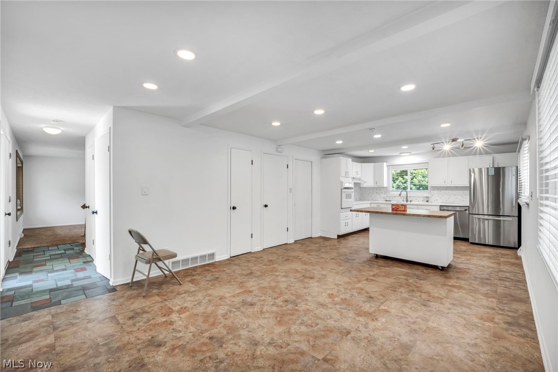 4915 Fairlawn Road Cleveland, OH 44124 - Photo 5 of 50