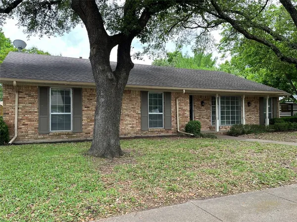 $284,900 | 1409 Hillcrest, Ennis, TX 75119