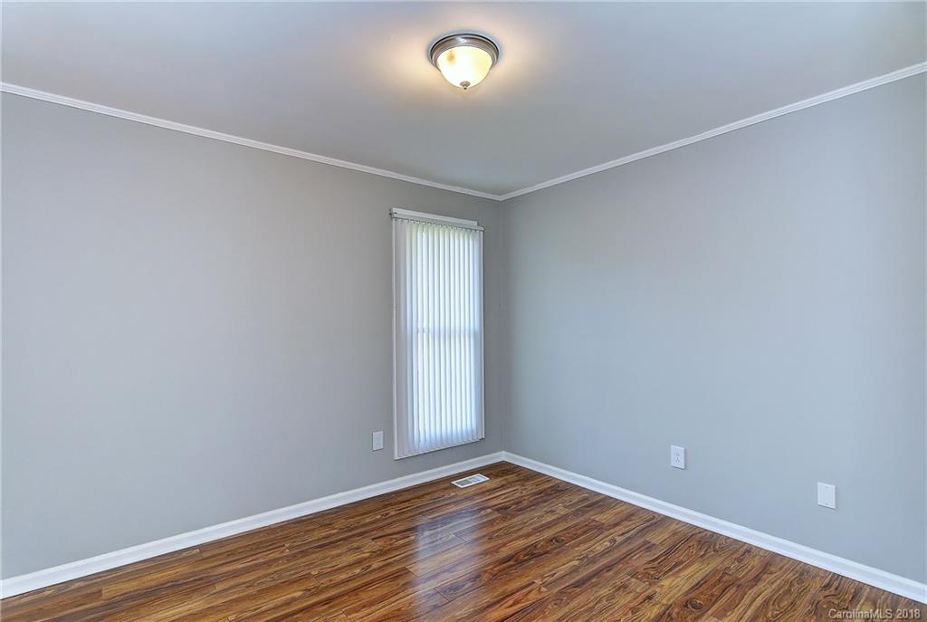 13327 Phillips Road Matthews, NC 28105 - Photo 8 of 30 Gallery Image 8