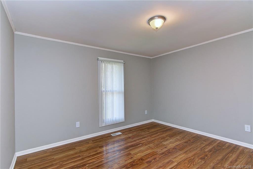13327 Phillips Road Matthews, NC 28105 - Photo 10 of 30 Gallery Image 10