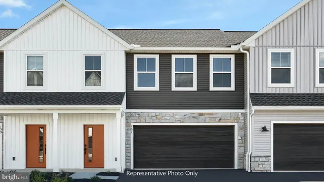 $369,600 | 134 Marissa Court, Newmanstown, PA 17073