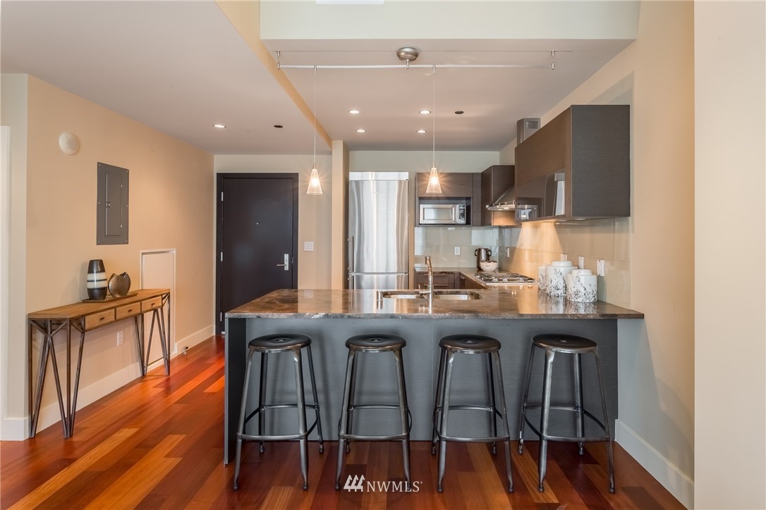 737 Olive Way, Unit 3504 Seattle, WA 98101 - Photo 9 of 25