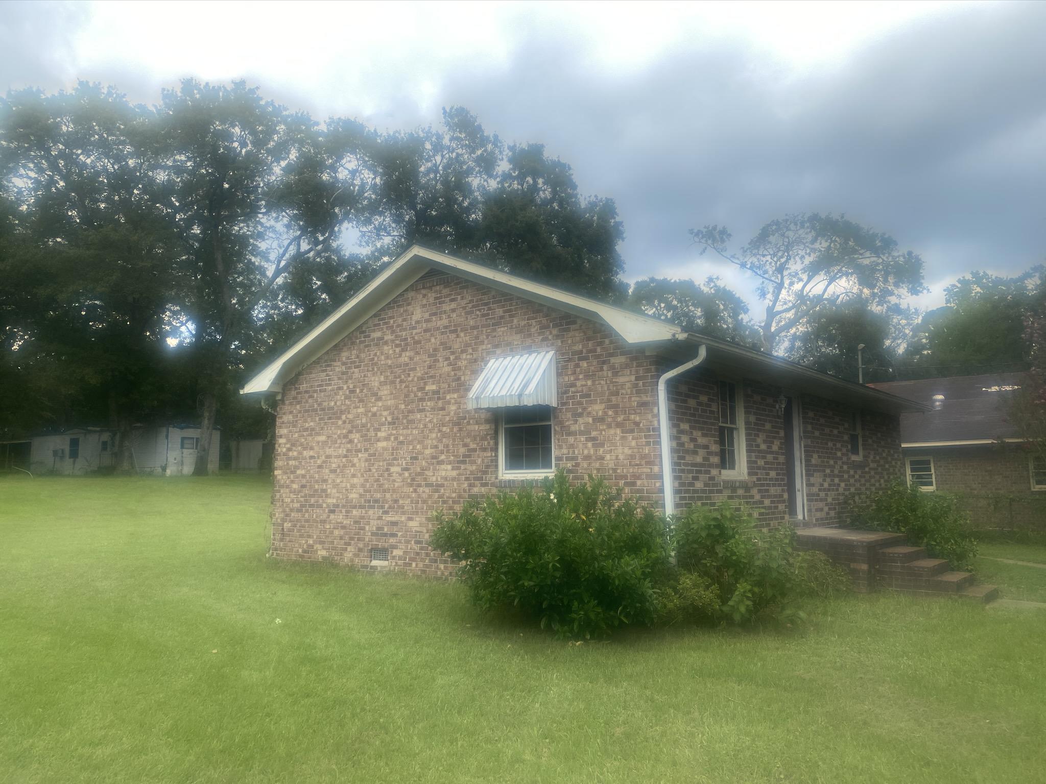 137 County Rd S-18-310 Summerville, SC 29485 - Photo 3 of 9 IMG_3856