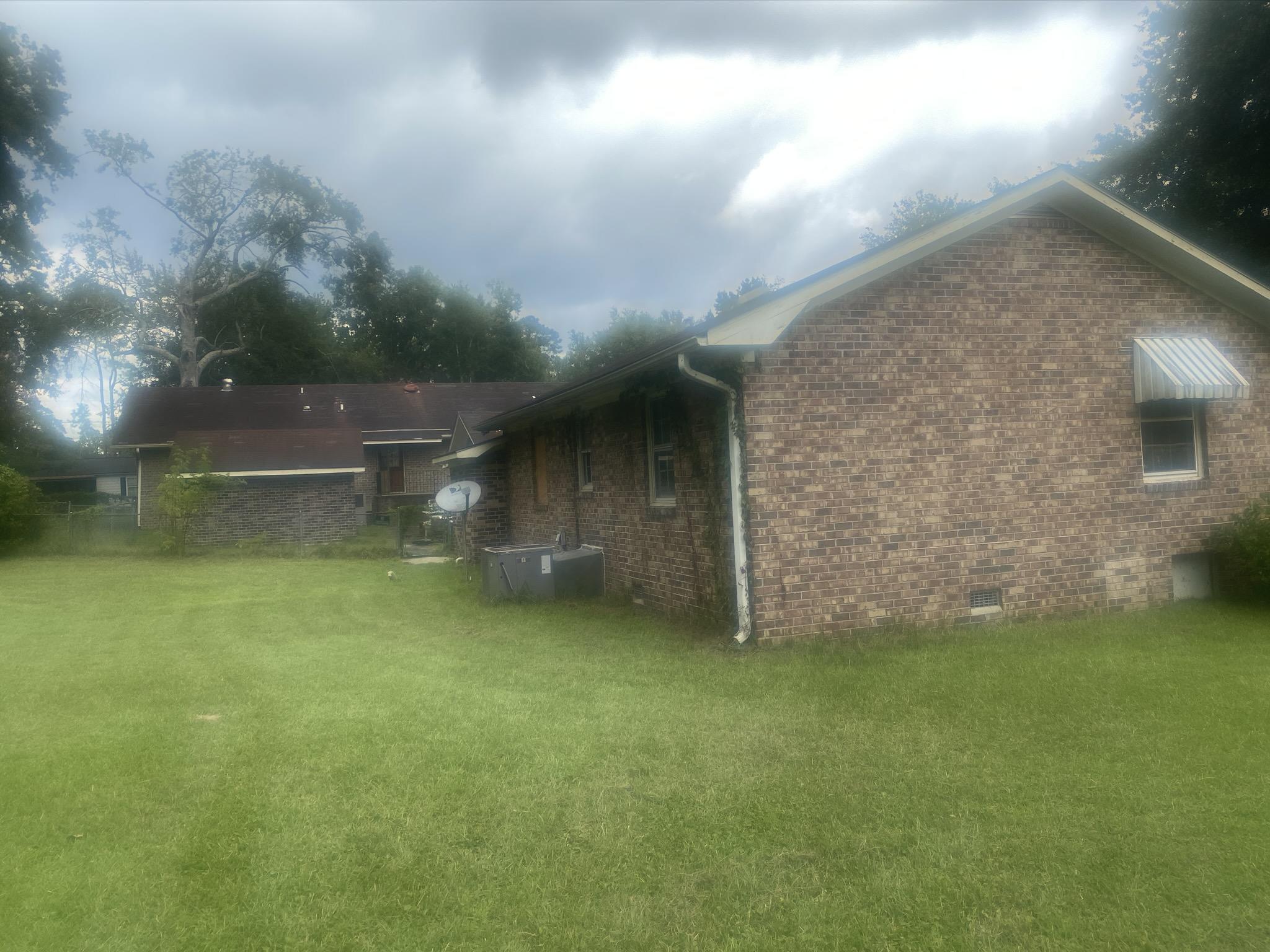 137 County Rd S-18-310 Summerville, SC 29485 - Photo 5 of 9 IMG_3858