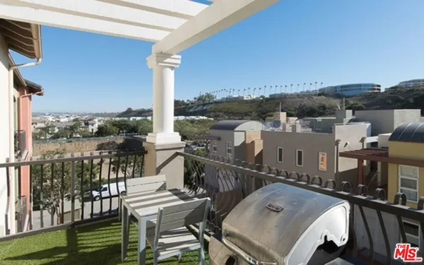 $6,500 | 13020 Pacific Promenade, Unit 406, Playa Vista, CA 90094