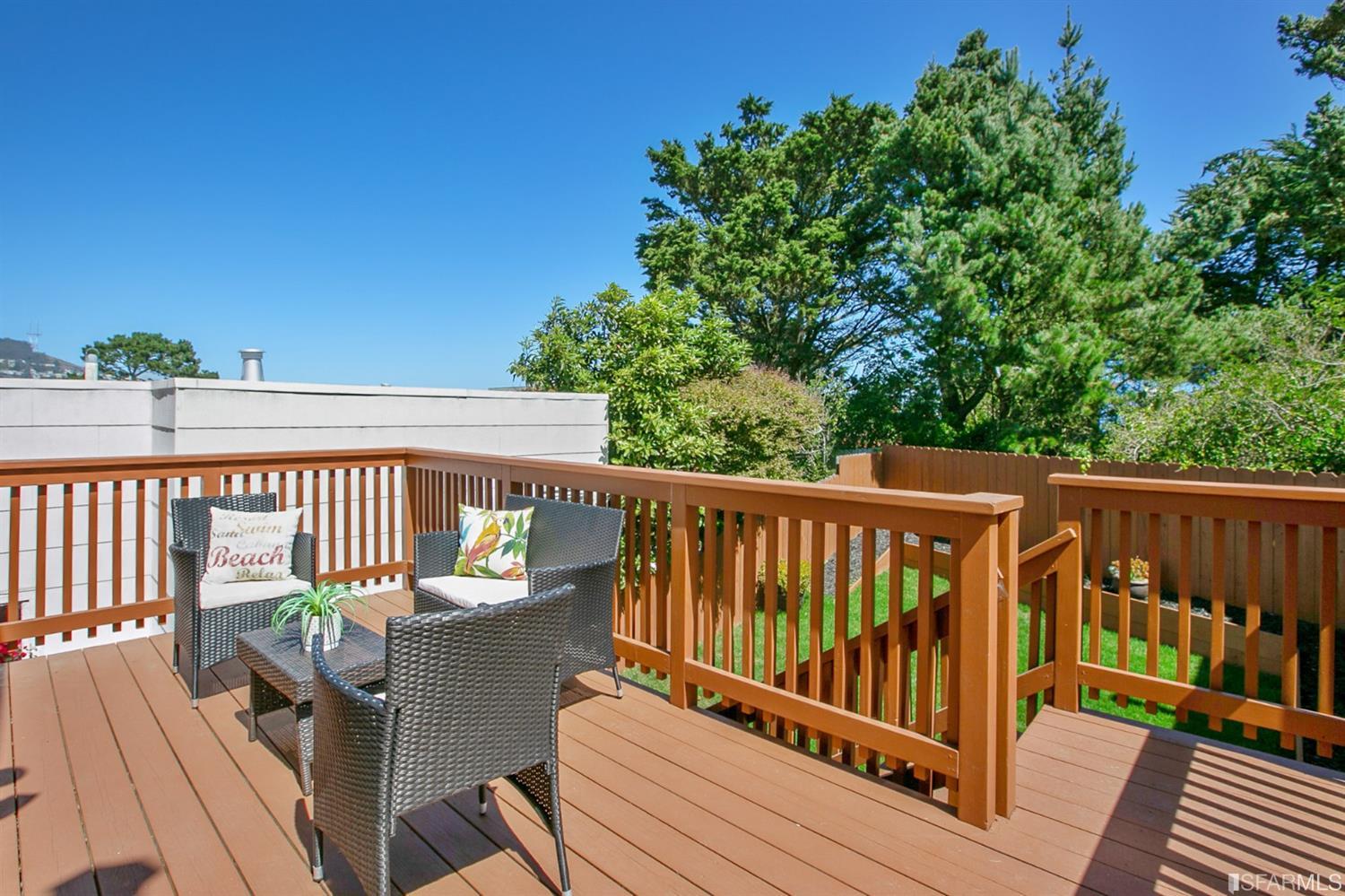 8 Lee Avenue San Francisco, CA 94112 - Photo 5 of 11