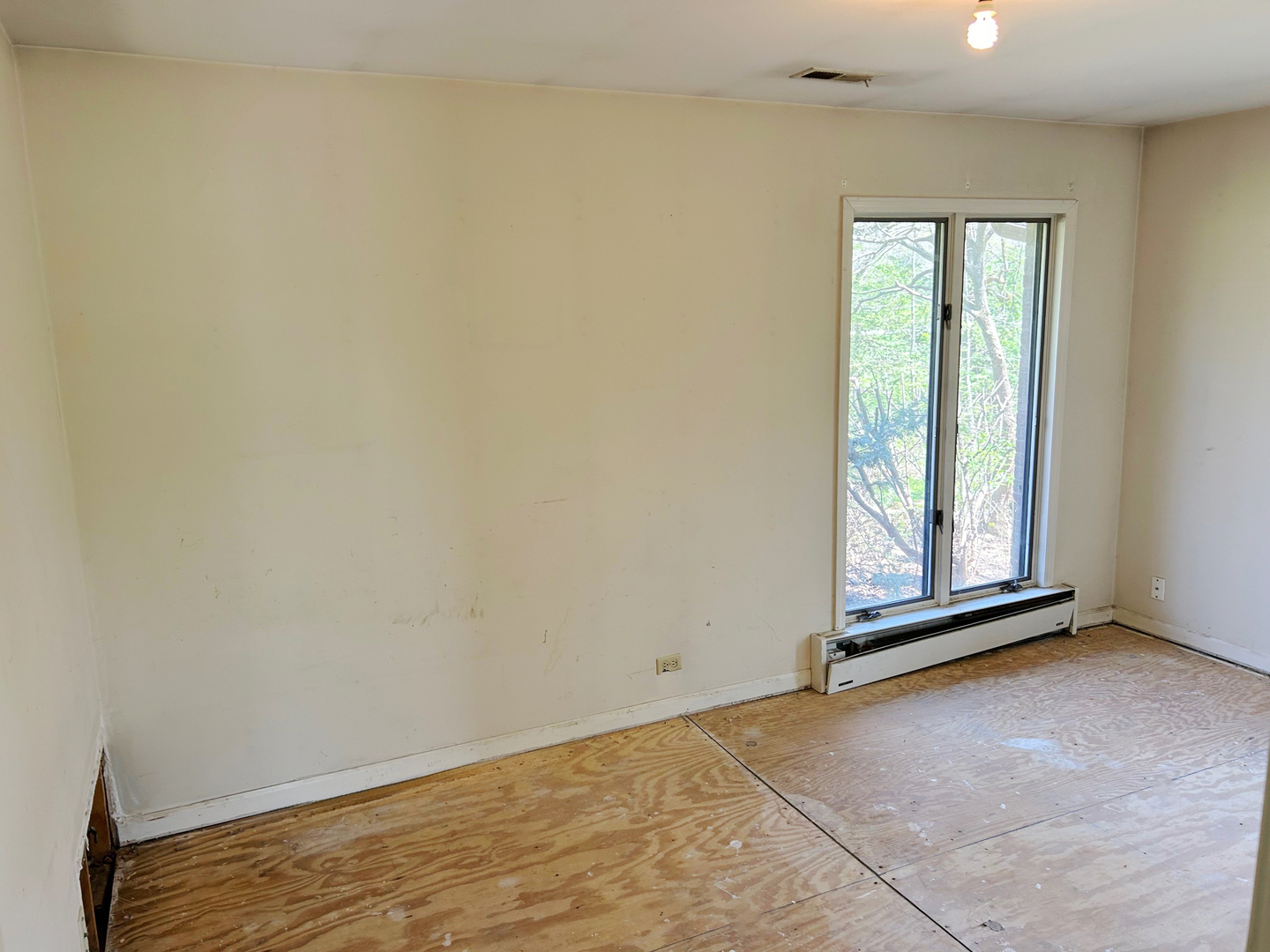 3413 East Bemes Road Crete, IL 60417 - Photo 24 of 29 an empty room with window