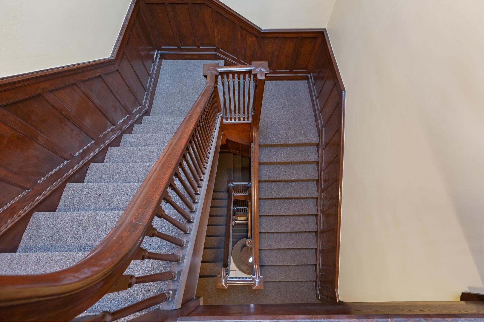 444 East 48th Street, Unit 2W Chicago, IL 60615 - Photo 9 of 31