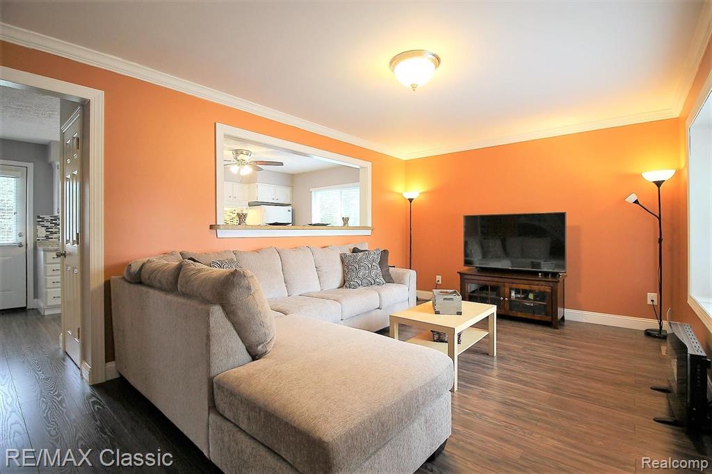 40611 West 10 Mile Road Novi, MI 48375 - Photo 12 of 42